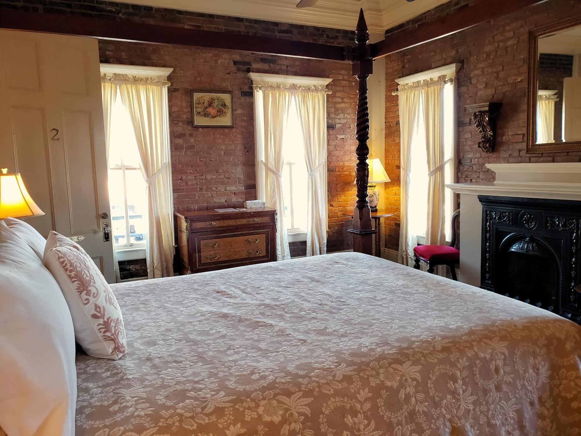 Iron Horse Hotel Blackwater Ngoại thất bức ảnh